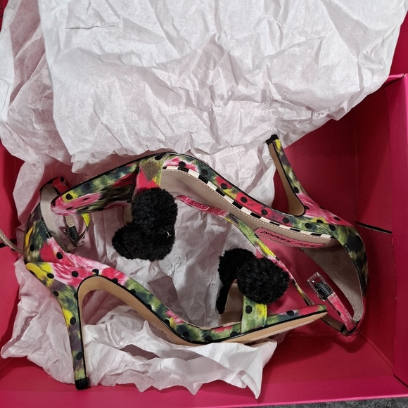Betsey Johnson floral print heels black pom poms pink black green size 7B - Picture 12 of 12